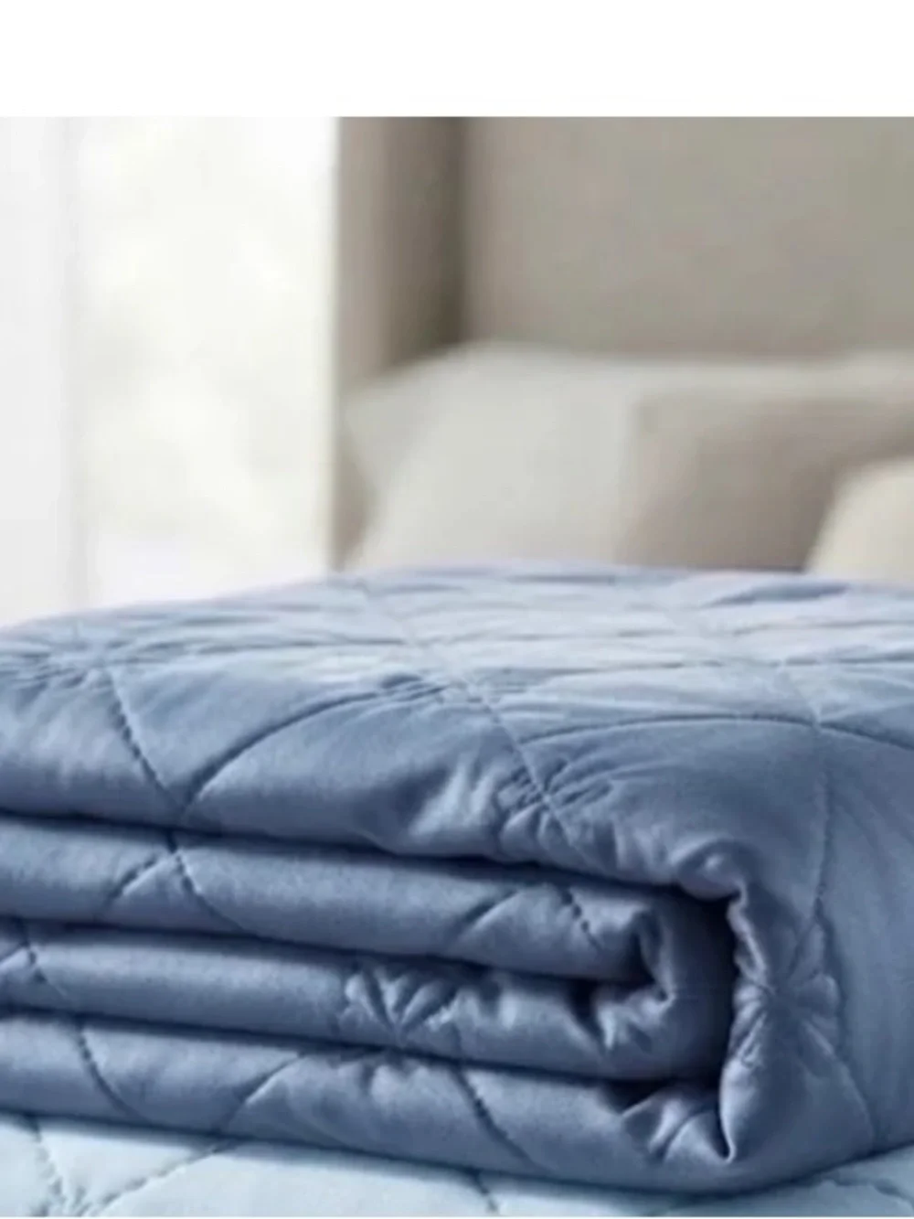 Reversible cooling and heating blanket